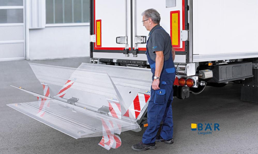 Séquence de pliage d'un rétractable BAR sur une semi remorque