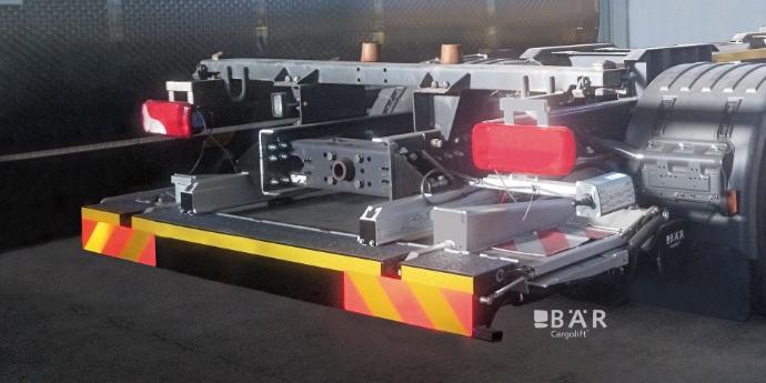 Hayon élévateur HydFalt sur véhicule pour caisse moble BDF